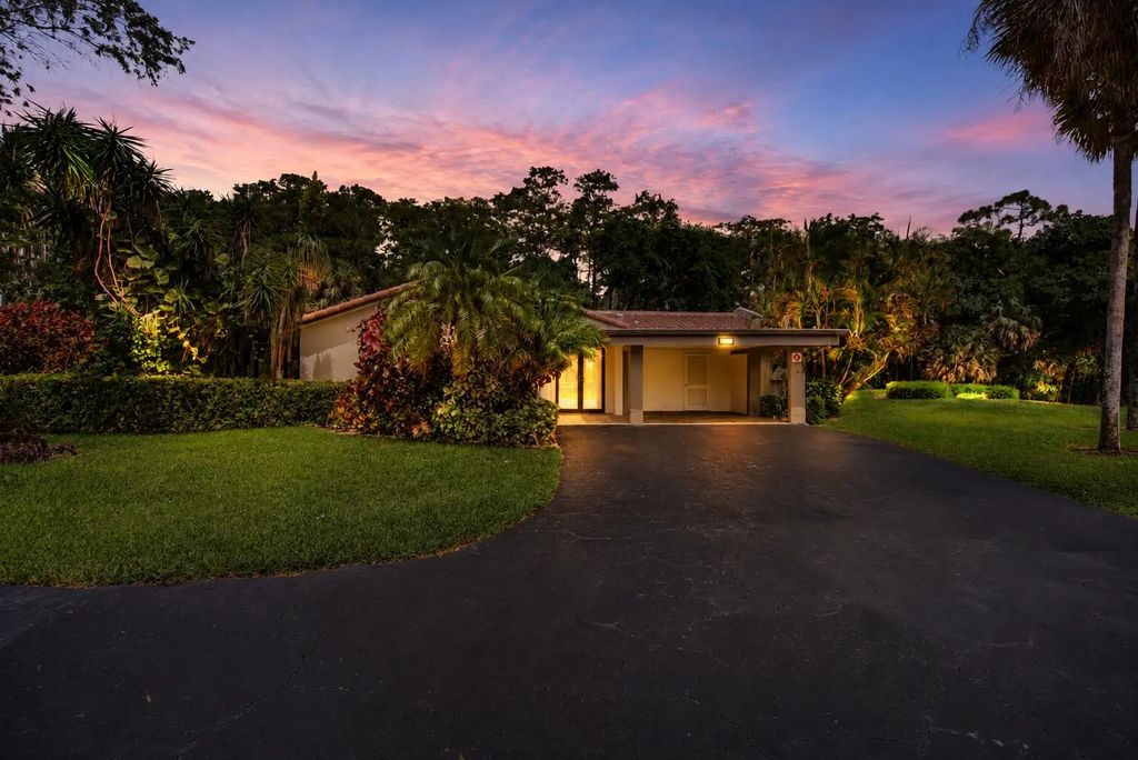 21195 Juego Circle #16-a, Boca Raton