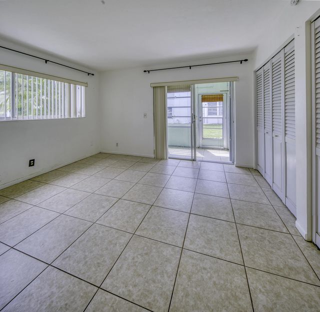 4 of 20 - 3240 Lake Osborne Drive #109, Lake Worth Beach, FL