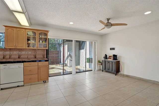 5 of 48 - 3003 Lakewood Lane, Hollywood, FL