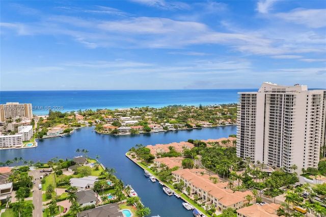 21200 Point Place #403, Aventura