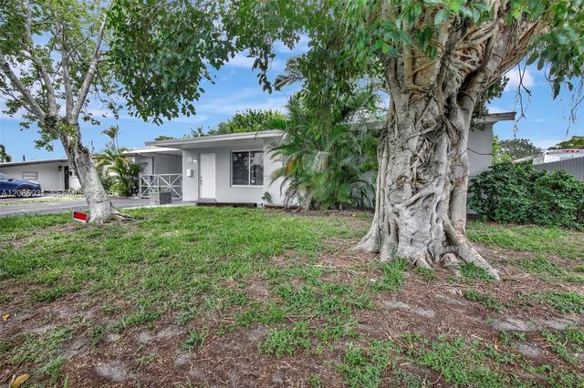 4 of 35 - 311 Sw 68th Terrace, Pembroke Pines, FL