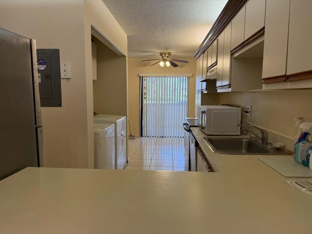 5 of 31 - 12028 Royal Palm Boulevard #3-f, Coral Springs, FL