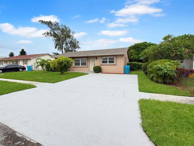 2030 Ne 1st Lane, Boynton Beach