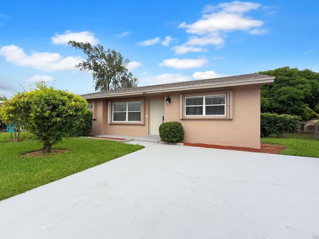 2 of 26 - 2030 Ne 1st Lane, Boynton Beach, FL