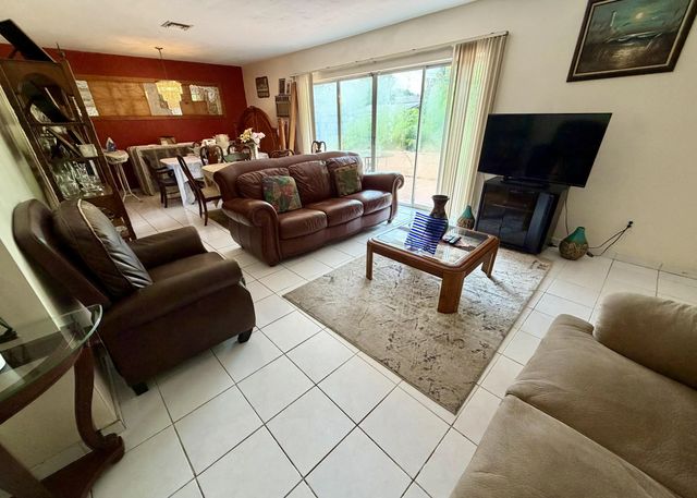 3 of 13 - 2021 Nw 187th Street, Miami Gardens, FL