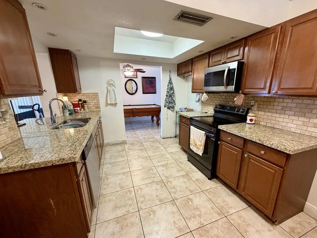 3 of 15 - 6875 Nw 17th Court, Margate, FL