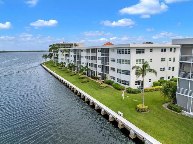 28 Yacht Club Drive #202, North Palm Beach