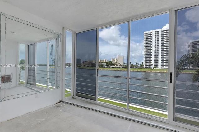 5 of 49 - 28 Yacht Club Drive #202, North Palm Beach, FL