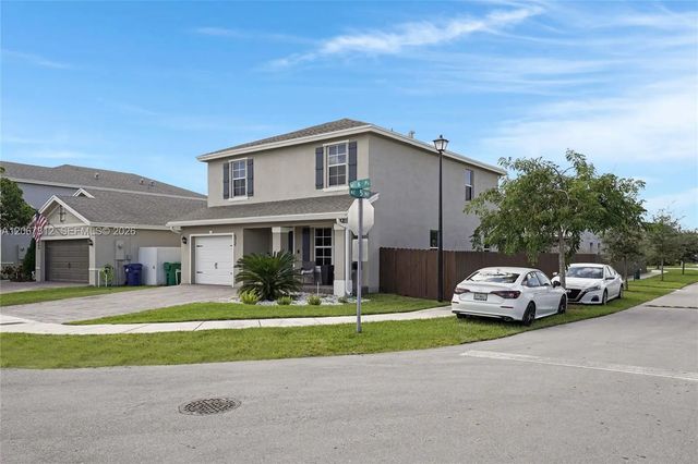 2 of 33 - 572 Ne 6th Place, Homestead, FL