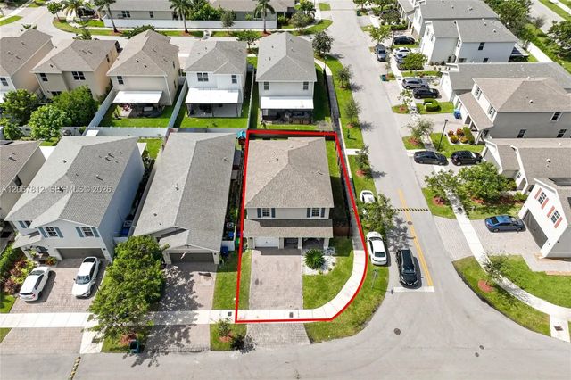 4 of 33 - 572 Ne 6th Place, Homestead, FL