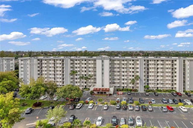 5900 Nw 44th Street #405, Lauderhill