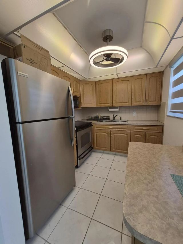 2 of 4 - 144 Dorchester G, West Palm Beach, FL