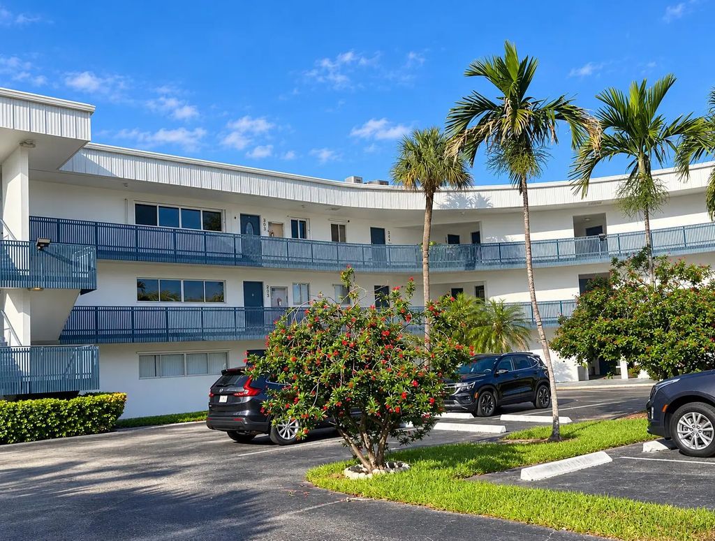 200 Waterway Drive S #105, Lantana