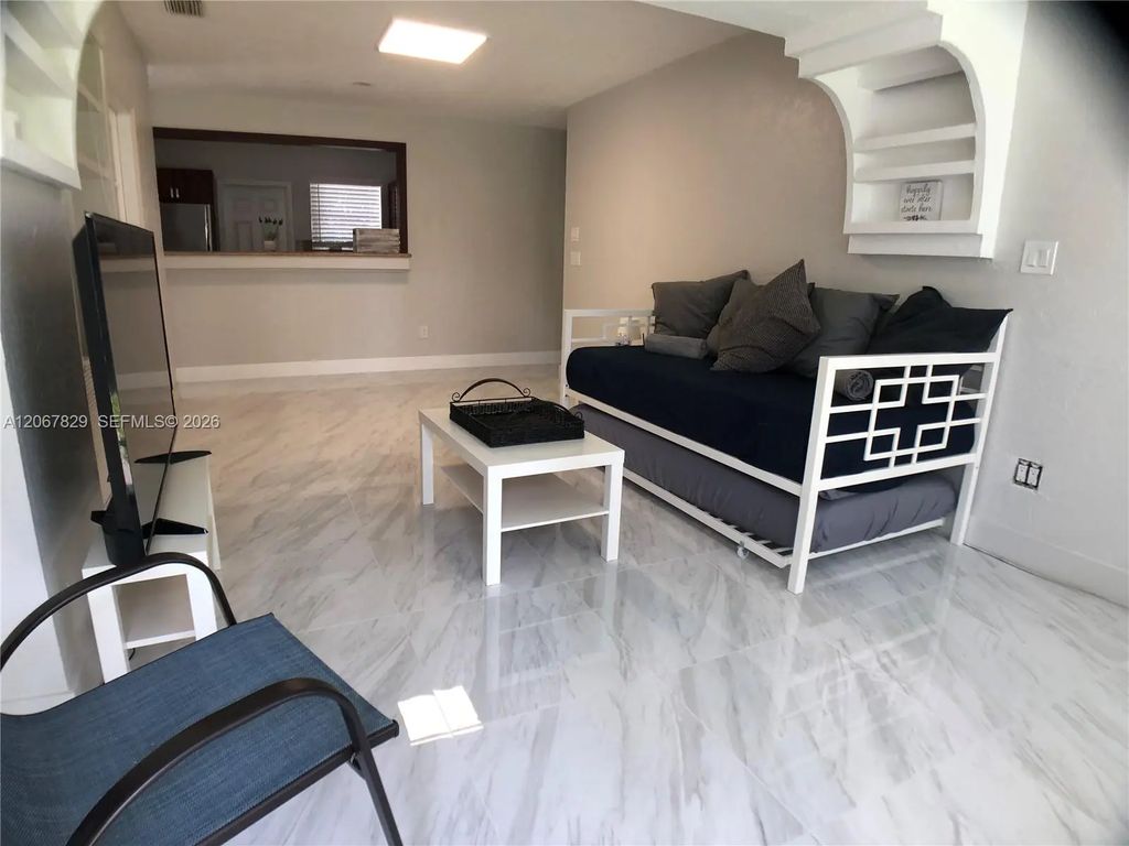 2111 Monroe Terrace #n/a, Hollywood