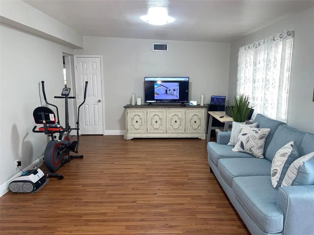 4 of 63 - 5813 Nw 18th Court, Margate, FL