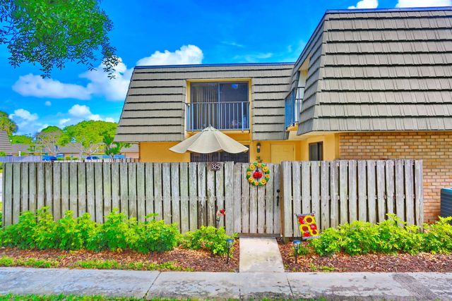 4 of 14 - 325 3rd Way, West Palm Beach, FL