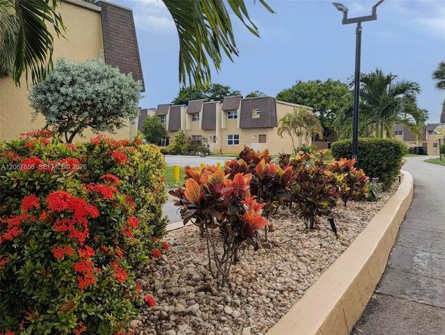 2 of 23 - 5664 Blueberry Court #15, Lauderhill, FL