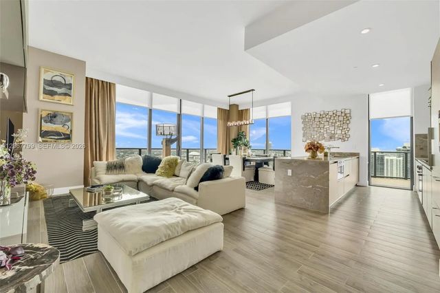 1300 S Miami Avenue #ph5110, Miami