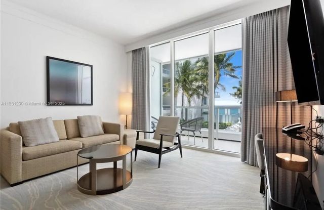 2 of 24 - 4391 Collins Avenue #623, Miami Beach, FL