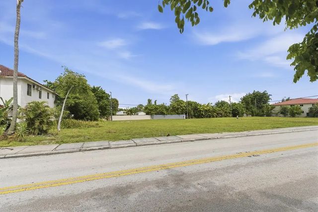 5 of 17 - 1532 S Federal Highway, Lake Worth Beach, FL