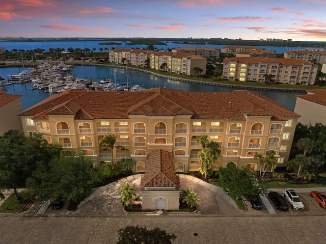 16 Harbour Isle  Drive W #303, Fort Pierce