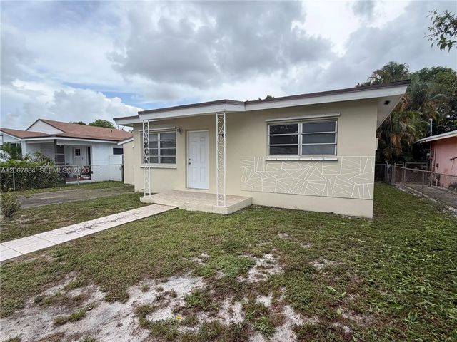 3 of 27 - 733 W 35th Street, Hialeah, FL