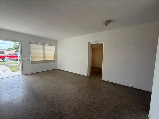 5 of 27 - 733 W 35th Street, Hialeah, FL