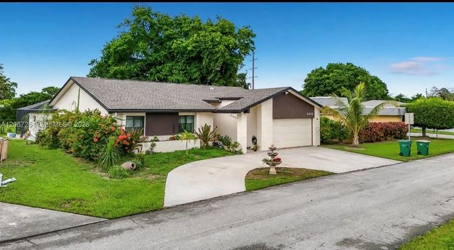 3 of 26 - 5403 Bayberry Lane, Tamarac, FL