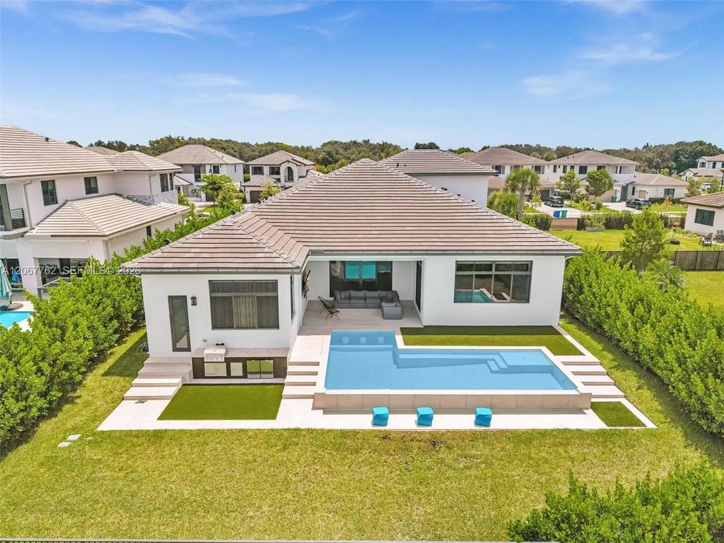 5765 Sw 104th Terrace, Cooper City