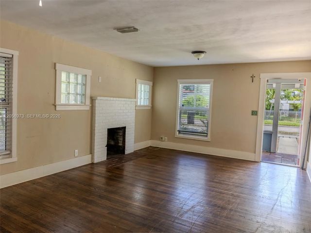 4 of 23 - 520 Ne 129th Street, North Miami, FL