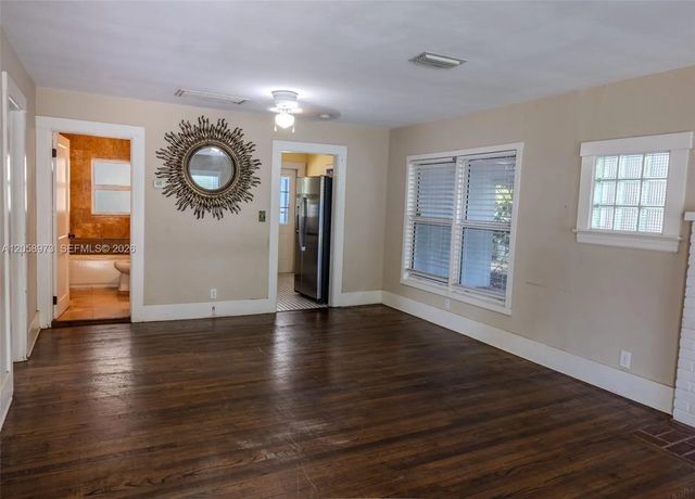 5 of 23 - 520 Ne 129th Street, North Miami, FL
