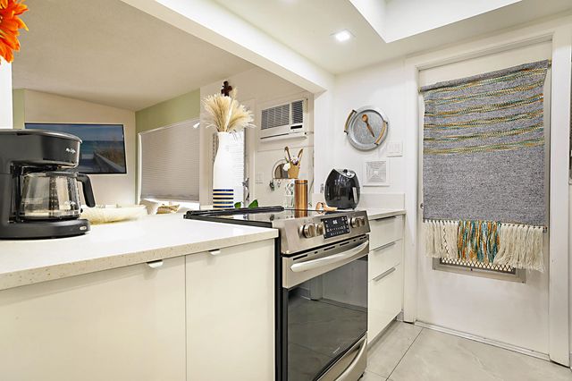 3 of 16 - 1110 N Riverside Drive #12b, Pompano Beach, FL