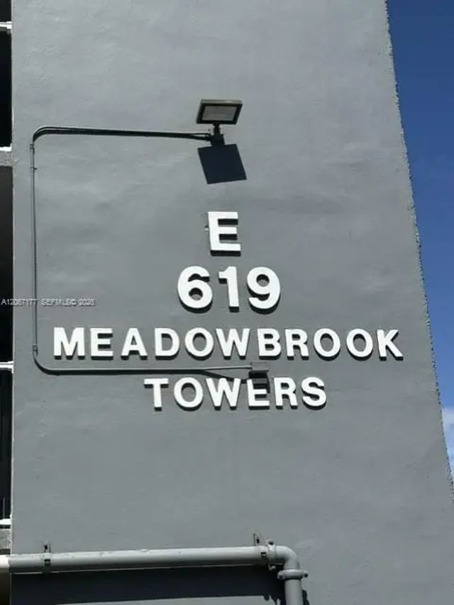 619 Ne 14th Avenue #403, Hallandale Beach