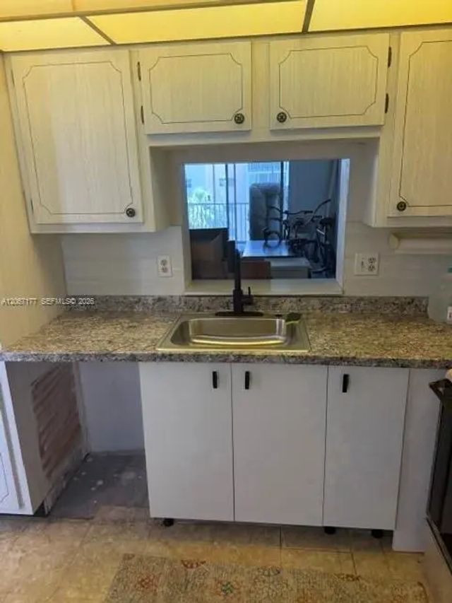 5 of 16 - 619 Ne 14th Avenue #403, Hallandale Beach, FL