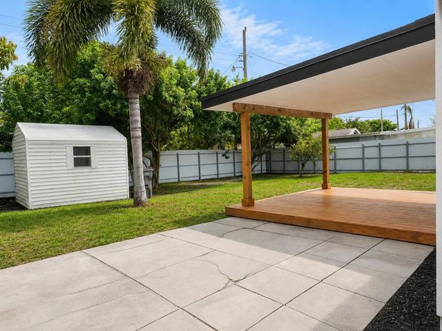 2 of 22 - 2013 Longwood Road, West Palm Beach, FL