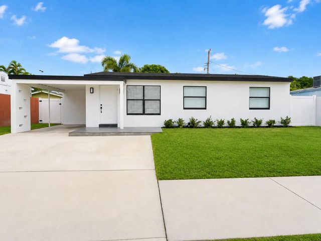 3 of 22 - 2013 Longwood Road, West Palm Beach, FL
