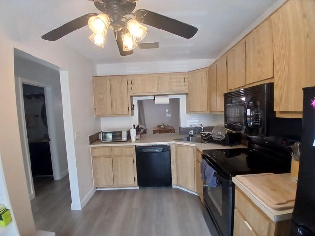 3 of 20 - 833 Hill Drive #d, West Palm Beach, FL