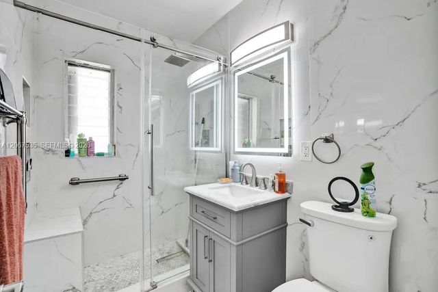 5 of 9 - 16520 Nw 18th Avenue, Miami Gardens, FL