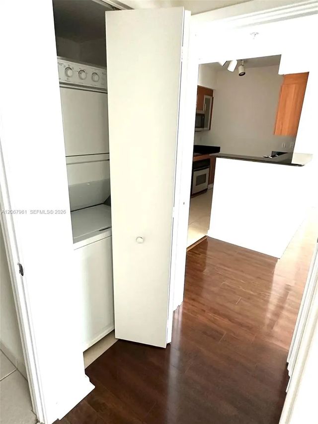 4 of 12 - 335 S Biscayne Boulevard #1802, Miami, FL