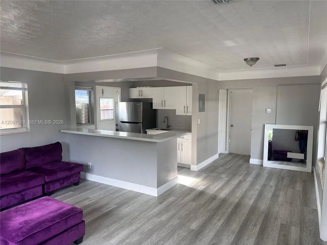 4 of 8 - 1925 Ne 26th Street, Wilton Manors, FL