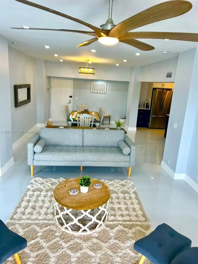 2 of 26 - 1500 S Ocean Drive #1e, Hollywood, FL