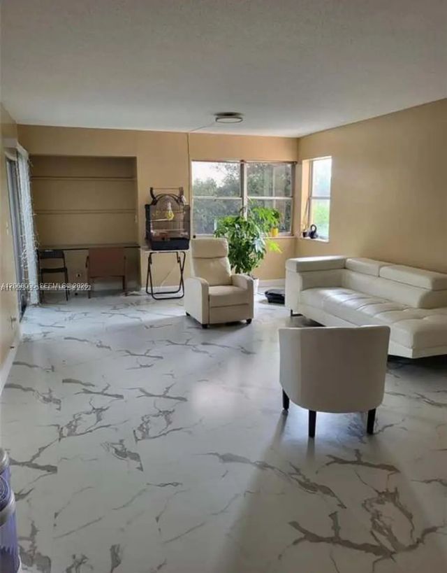 3 of 14 - 3301 Spanish Moss Terrace #404, Lauderhill, FL