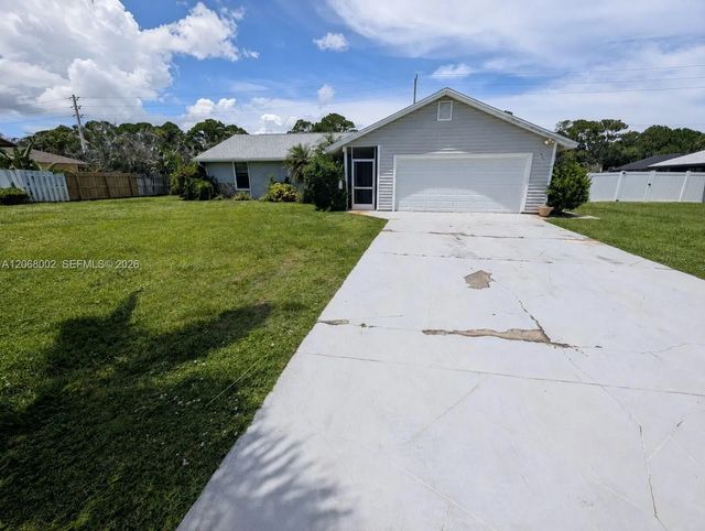 4 of 27 - 5601 Paleo Pines Circle, Fort Pierce, FL