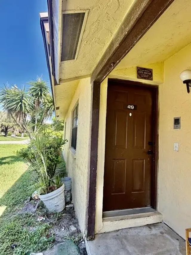 3 of 13 - 419 Glenwood Drive, West Palm Beach, FL