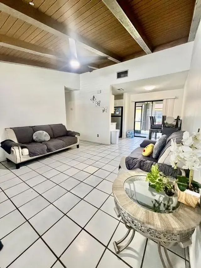 4 of 13 - 419 Glenwood Drive, West Palm Beach, FL