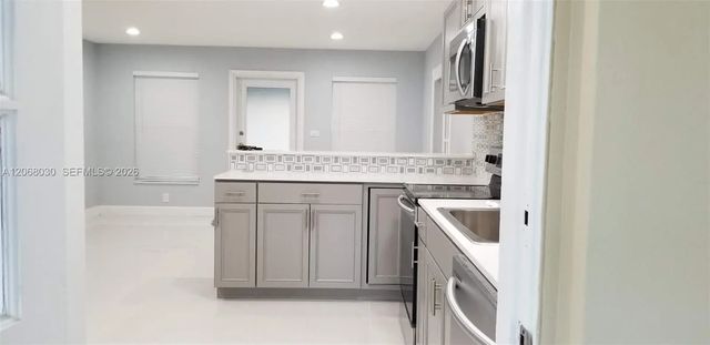 4 of 5 - 980 Oleander Road, Key Largo, FL