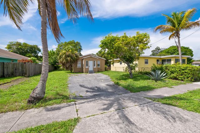 2 of 15 - 649 W 10th Street, Riviera Beach, FL