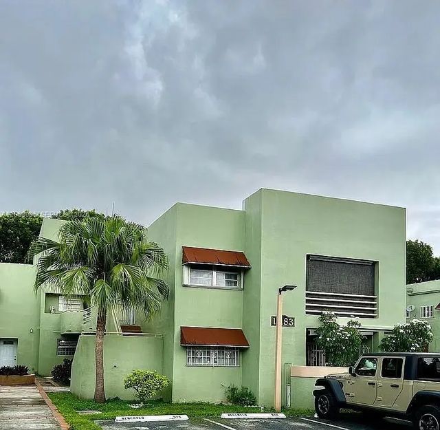 4 of 20 - 11183 Nw 7th Street #204-20, Miami, FL