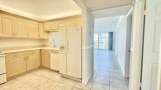 3 of 22 - 9311 Orange Grove Drive #402, Davie, FL