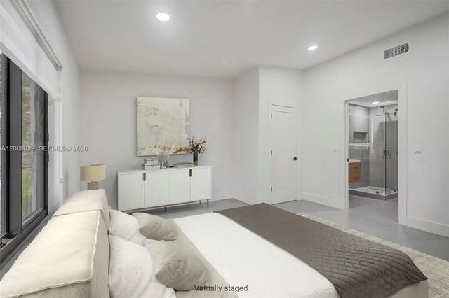 5 of 26 - 21240 Harbor Way #285-28, Aventura, FL